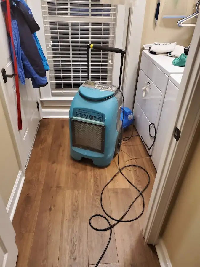 Commercial dehumidifier deployed for Crawl Space Restoration in Salem